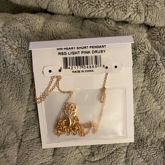 Kendra Scott Ari Heart Short Pendant Necklace - Picture 2 of 2